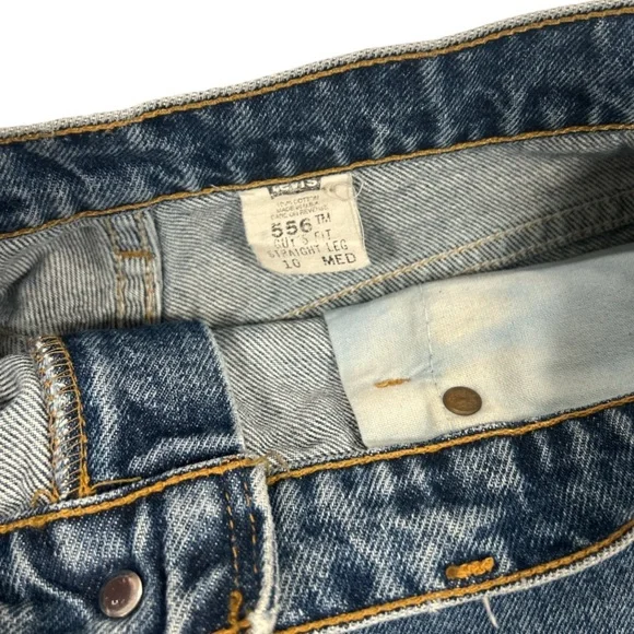 Levi’s Denim Shorts - Picture 3 of 11